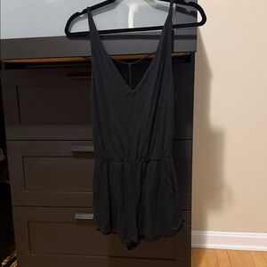 Black V-Neck Sleeveless Romper